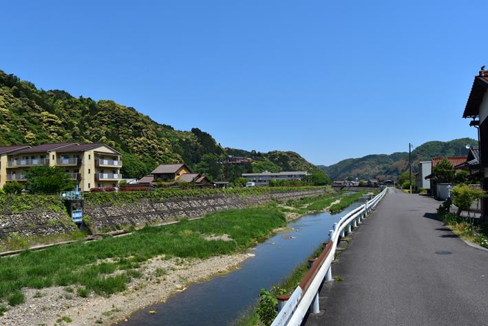 津和野川沿い、自転車通勤で通る道